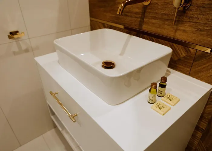 Przystan Przy Lesie Hotel Lewiczyn (Mlawa)