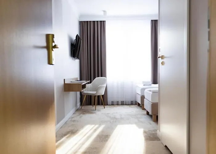 Hotel Przystan Przy Lesie *